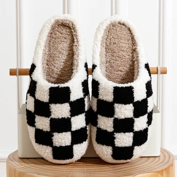 Neue Fuzzy Hausschuhe Mode Checker Indoor Stickerei Hausschuhe Gemütliche Frau Winter Flauschigen Haus Retro Karierten Druck Schuhe