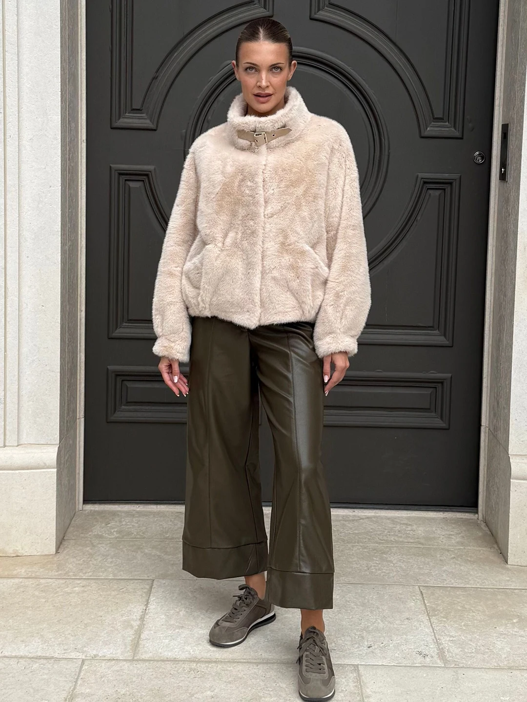 Women Short Faux Mink Fur Jacket Stand Collar Buckle Design Warm Plush Cropped Coat Autumn Winter Fashion Casual FluffyOuterwear
