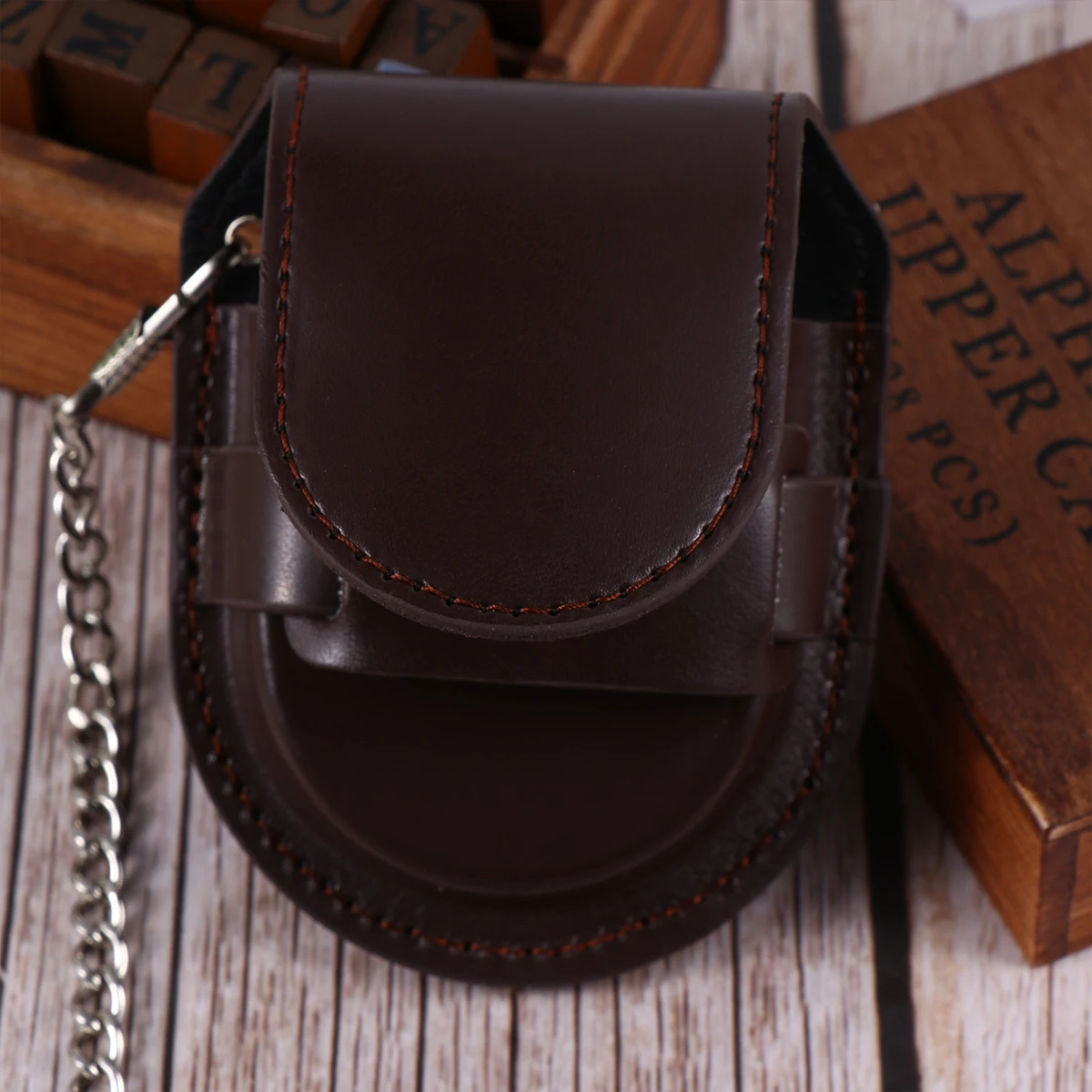 

Pocket Watch Case Vintage Durable Waterproof Scratch Resistant Men Storage Pouch Chain Cover Sleeve for Watches