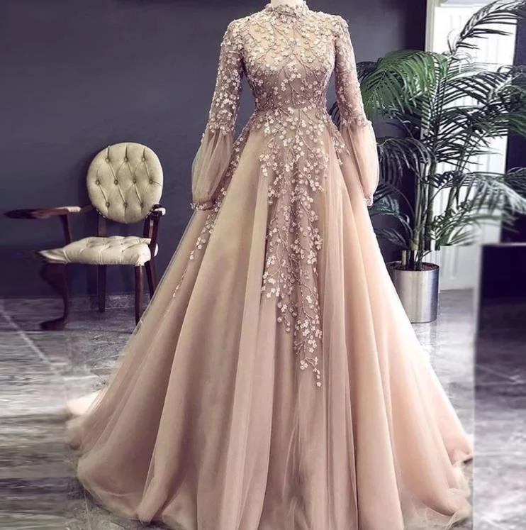 Customized Dubai Champagne Long Sleeve Evening Dresses Decal Beads Ladies Muslim A-Line Tulle Prom Gowns Wedding Party Dress