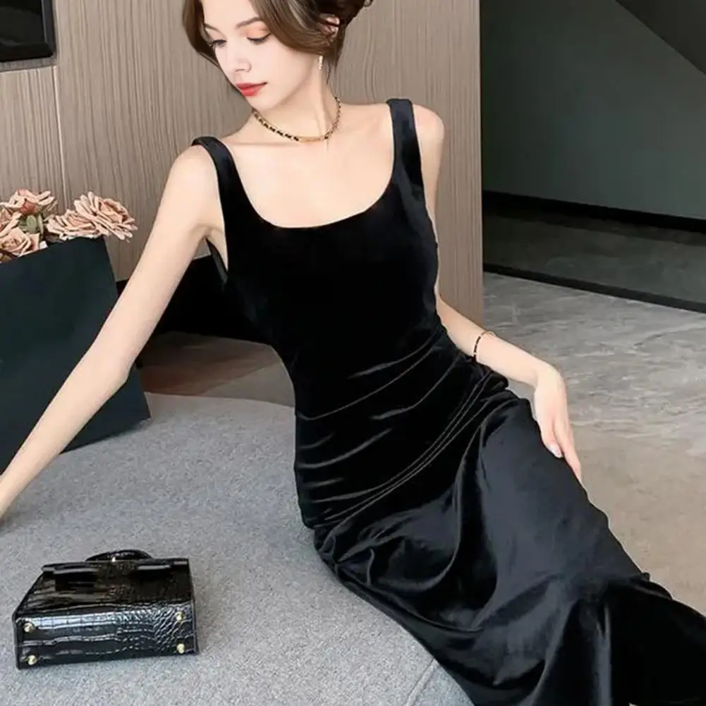 Velvet Party Dress Elegant Velvet Evening Dress with U-shaped Neckline Split Hem for Prom Cocktail Parties Special Events Slit