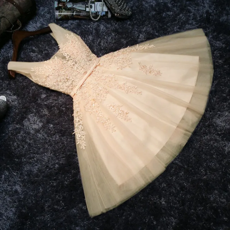 Vestidos cortos de graduación personalizados, apliques con cuello en V, cuentas con cordones hasta la rodilla, vestido de fiesta de boda de graduación, dulce recuerdo