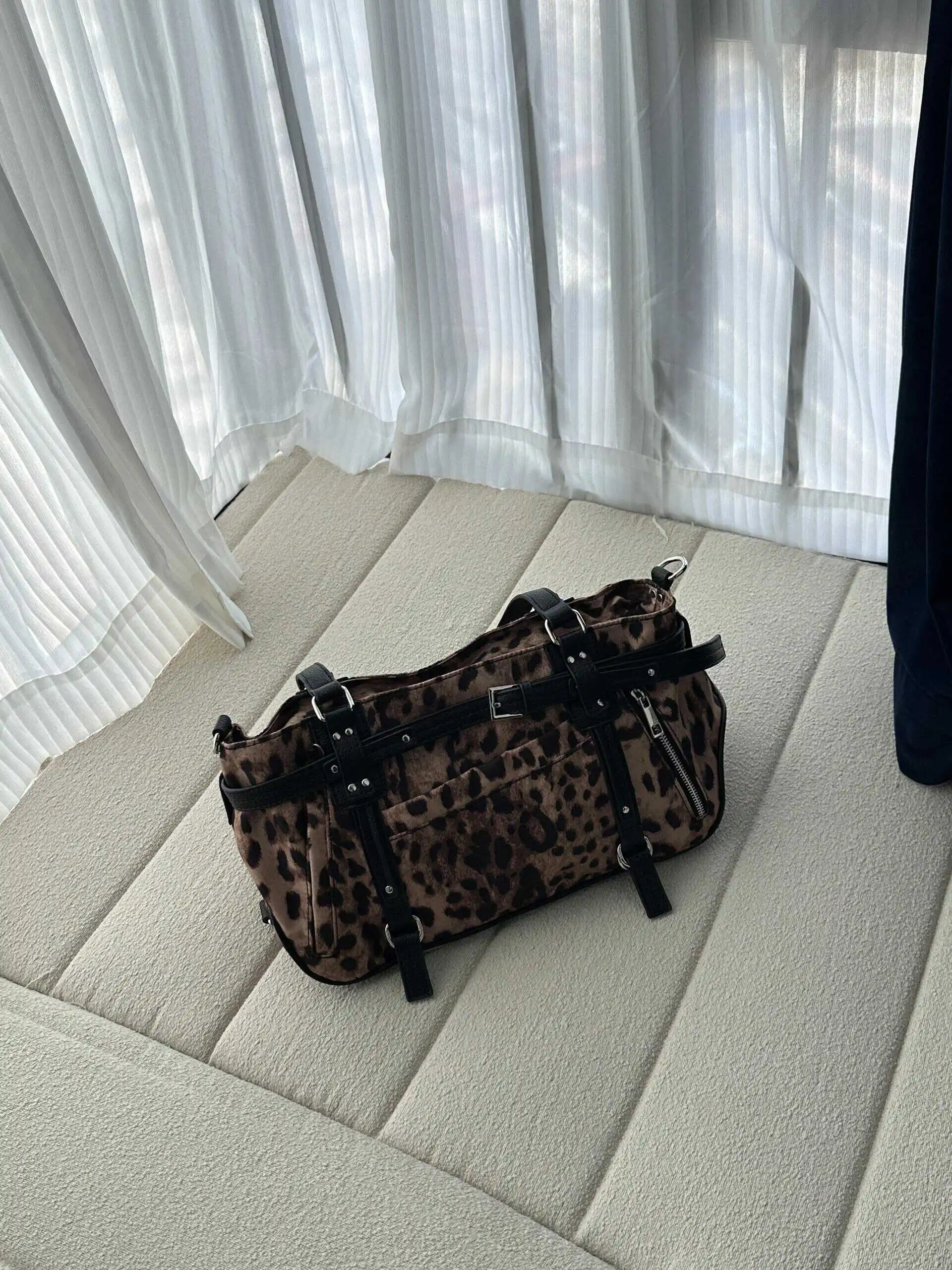 South korea  Sweet Cool Sle Travel Bag Women Large Capaci Fitness Bag Retro Leopard Print Shoulder Over-the-shoulder...