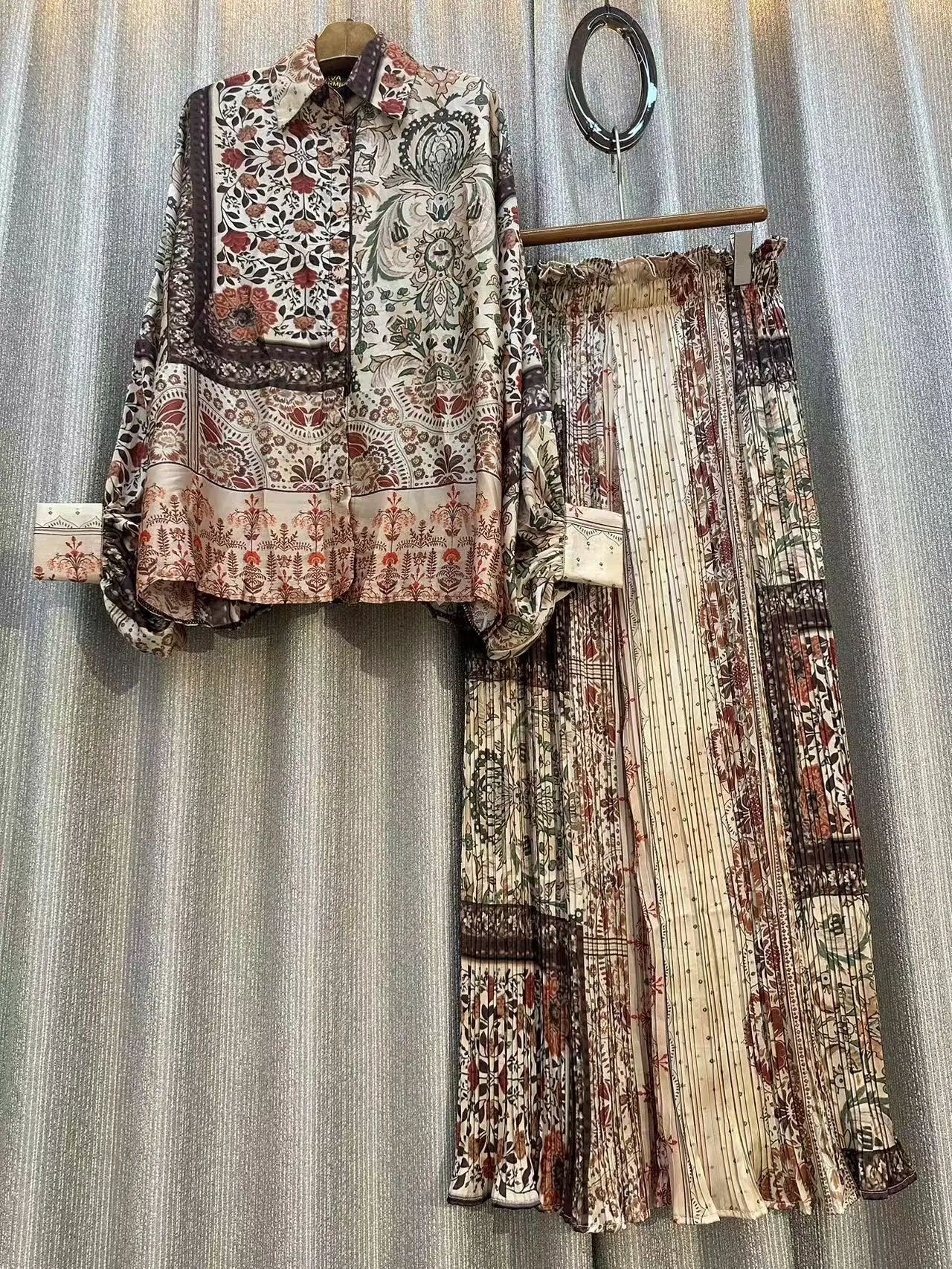 Nieuwe mode elegante 2-delige pak dames ontwerp gevoel vleermuismouwen tops + losse geplooide wijde broek vrouwelijke kleding