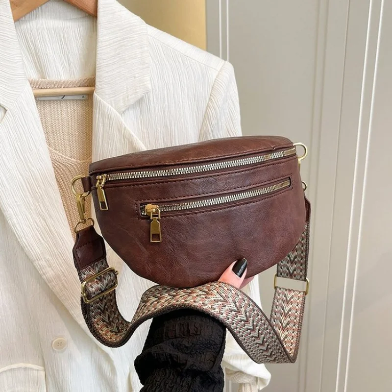 

Женская сумка-мессенджер в винтажном стиле в стиле милитари из вощеной кожи для прочного шикарного образа