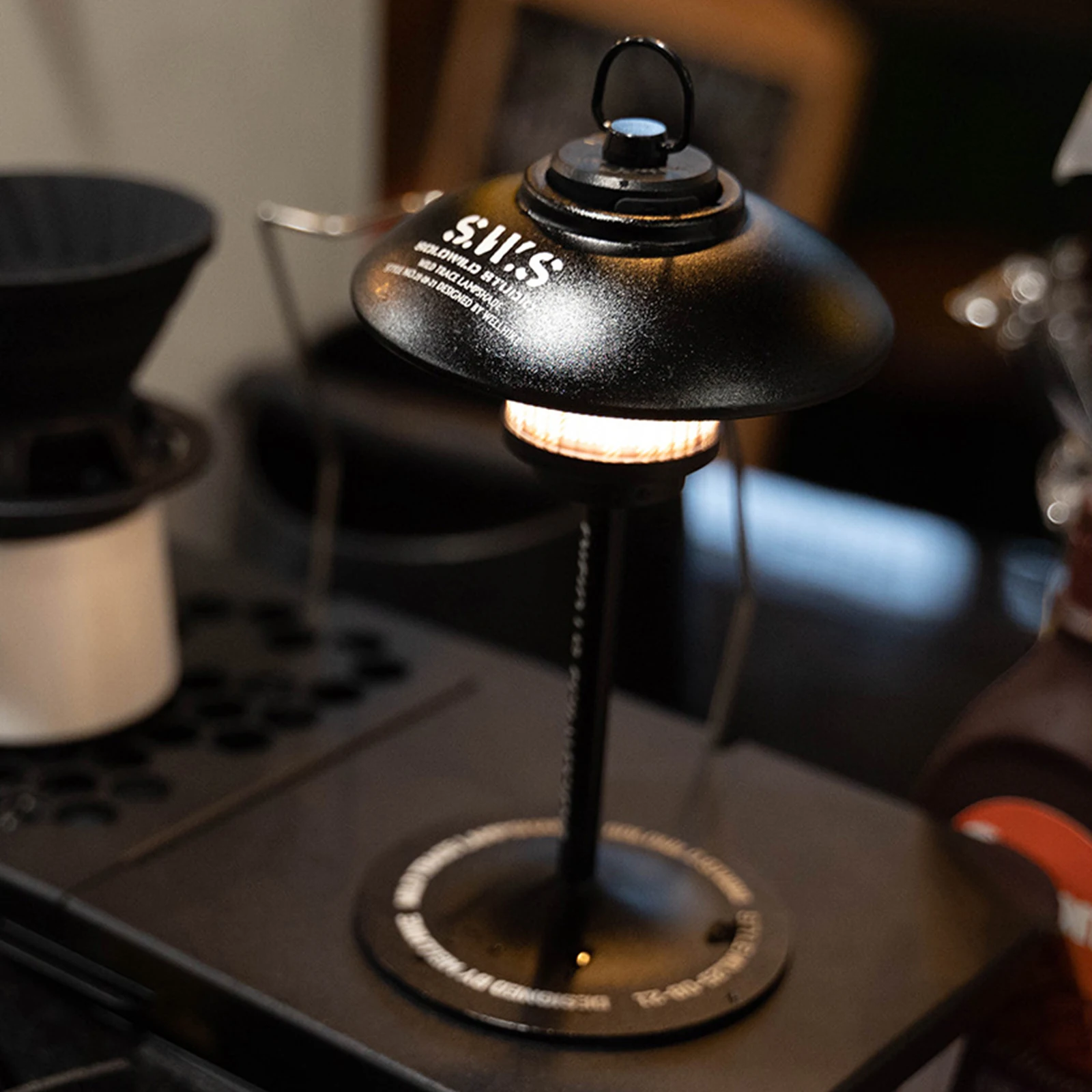 

Держатель для кемпингового фонаря с абажуром, подставка для фонаря из алюминиевого сплава (лампы в комплект не входят), подставка для кемпингового снаряжения