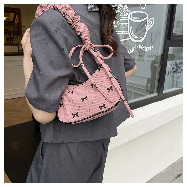 

Сумка в форме полумесяца на одно плечо с милым бантом, осень 2022, новый стиль, простая повседневная сумка большой вместимости