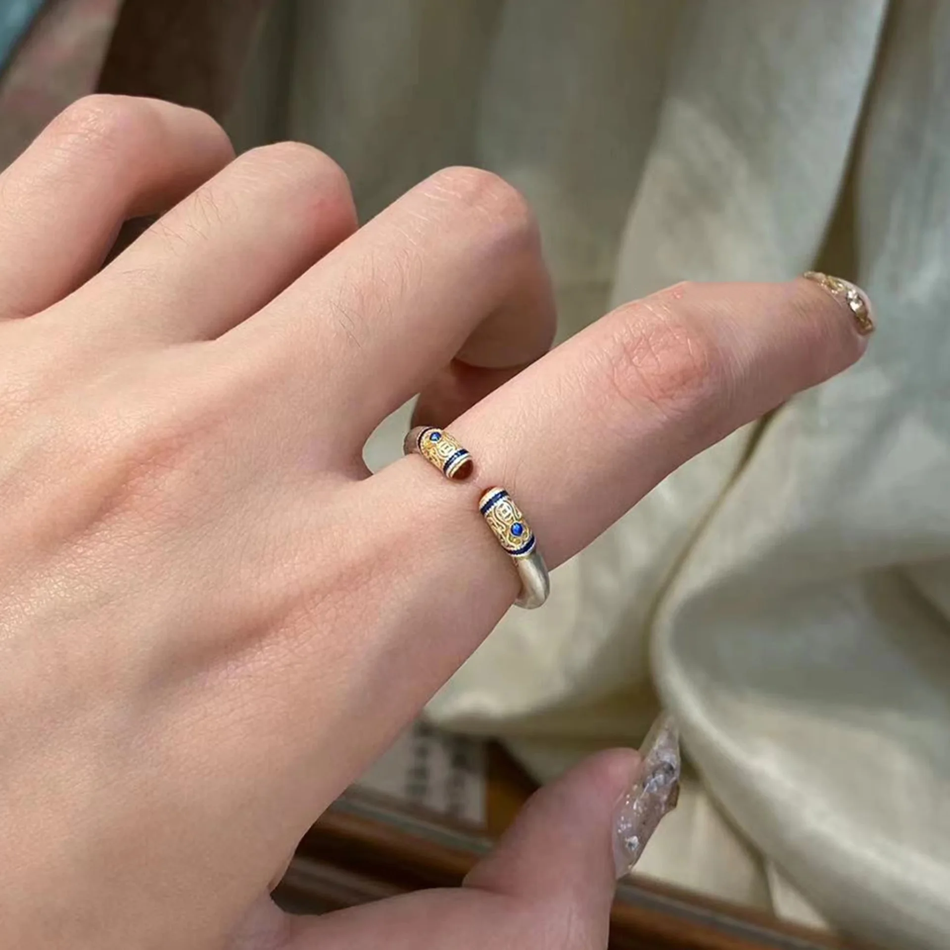 

New in Chinese style enamel round stick rings for women light luxury and high-end embossed cameo ring adjustable opening jewelry