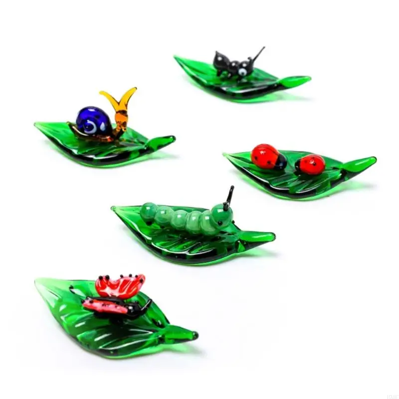 Image of 2025 Neue Kunstglas Insekten Miniaturtiere Sammlung Glasgrün Blatt Marienkäfer Ants Figurine Tabletop Orament Home Office