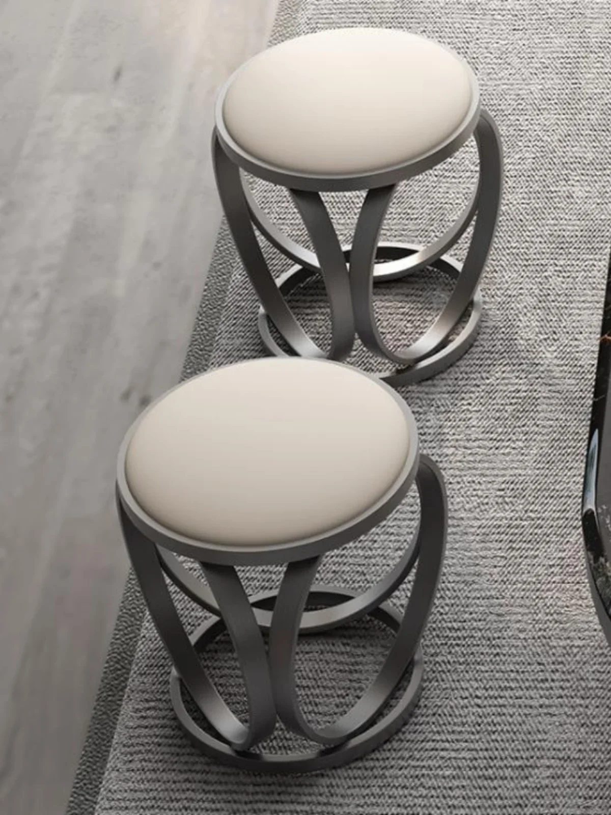 مقعد طاولة شاي فاخر خفيف فاخر من الفولاذ المقاوم للصدأ مقعد منخفض خزانة ملابس متطابقة مع الجلد المصمم المستدير #2