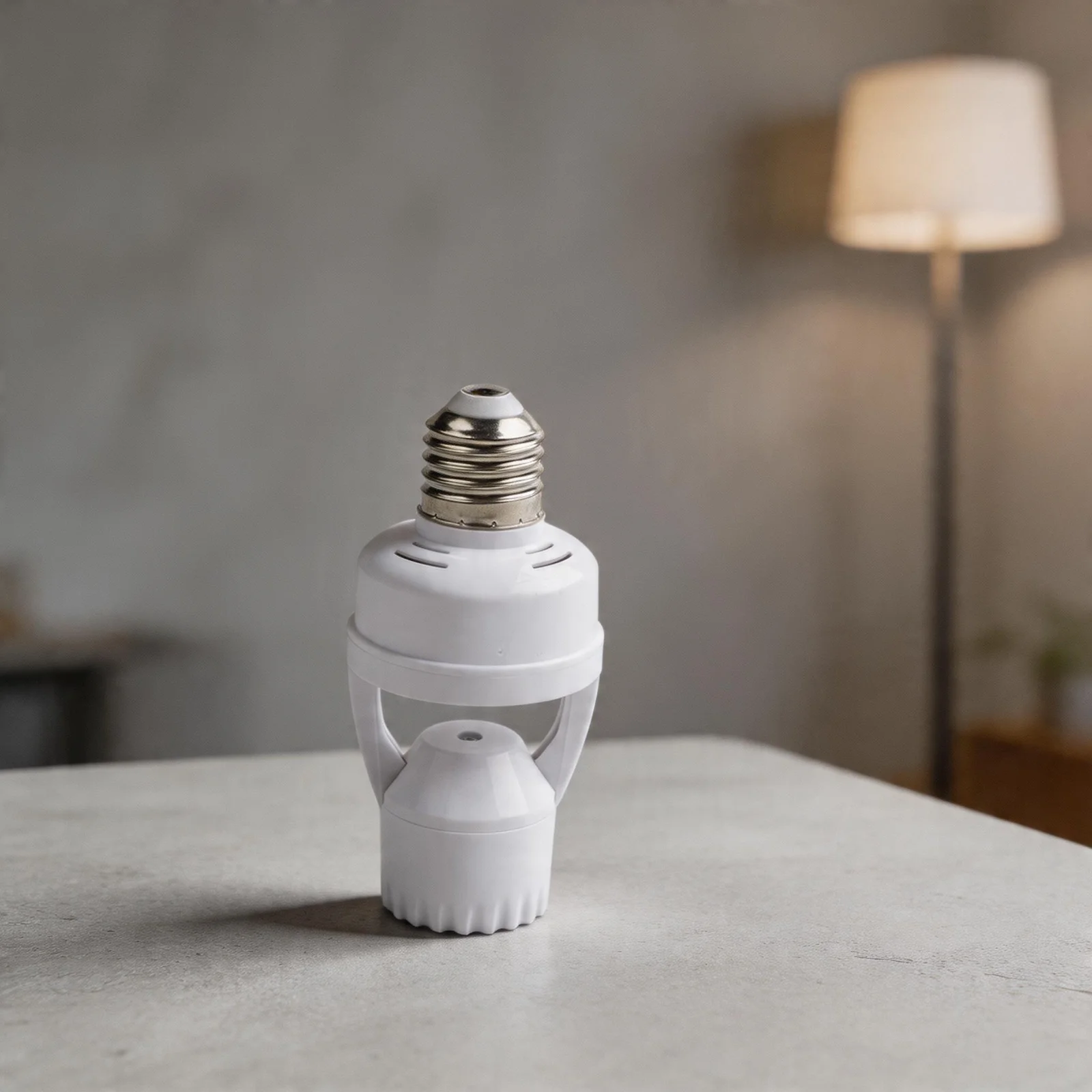E27 Infrared Motion Sensor Socket Supporting Standard For LED Bulbs with Intelligent Light Level Integration for Adaptive Output