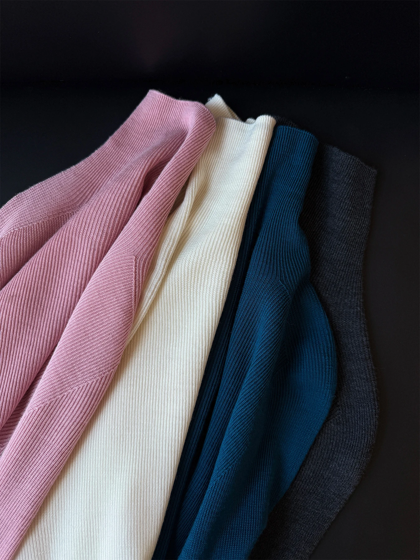 

Tasyavan 100 Wool High Collar Slim Fit Seamless Integrated Base Shirt Autumn Winter Women's Knitted Sweater Slimming Effect