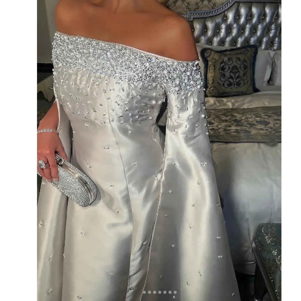 맞춤형 두바이 실버 이브닝 드레스 새틴 비즈 진주 스팽글 맞춤 제작 행사 드레스 A라인 오프숄더 롱 프롬 드레스
