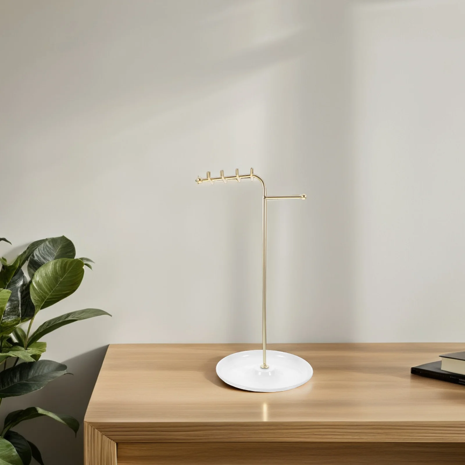 حامل قلادة على شكل حرف T، حامل عرض المجوهرات، صينية معدنية بسيطة، منظم موفر للمساحة للأقراط والإكسسوارات المعدنية للمنزل #2