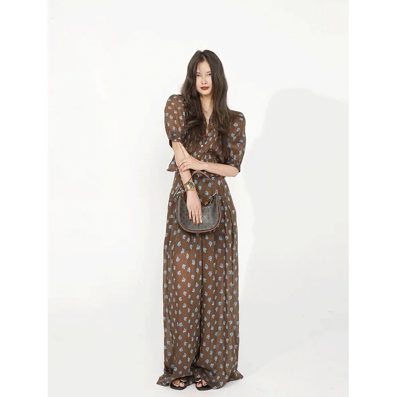 

Brown and Blue Contrast Retro Printed Culottes Suit with Light V-neck and Slim Fit for Summer