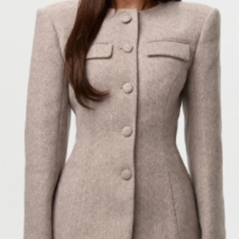 

2025 элегантный костюм в стиле ретро с завязкой на талии и подплечниками, однобортное пальто с длинными рукавами, женское уличное модное пальто цвета хаки