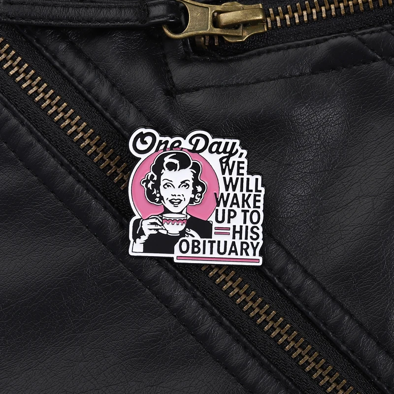 Vintage Fashion Obituaries - Karanlık Mizah Ev Hanımı Rozeti Alaycı