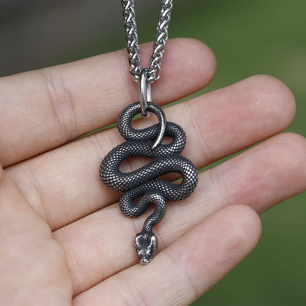 2023 new  Gothic Snake Pendant Necklace For Mens Stainless Steel Animal Pendants Chain Punk Biker Fashion Jewelry Creative Gift