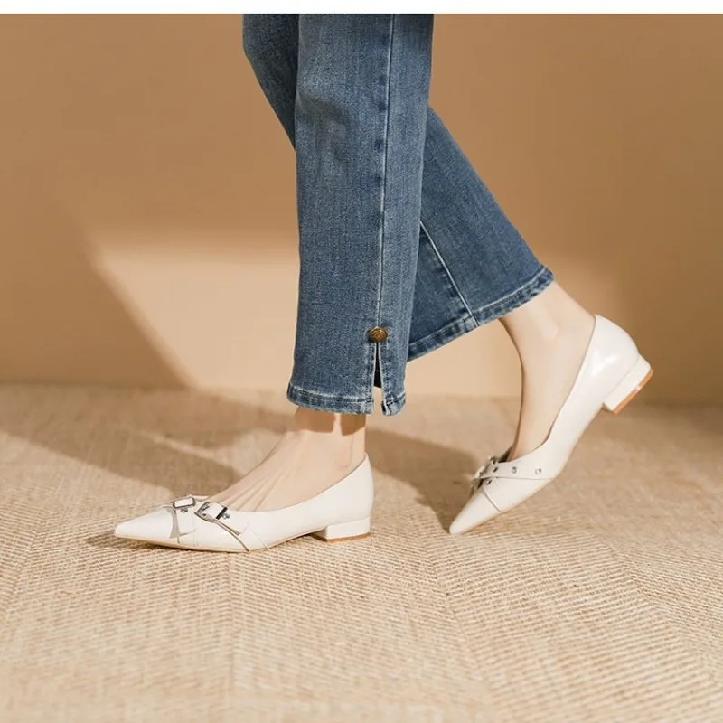 Chaussures simples à talons bas pour femmes, nouvelle boucle de ceinture, bouche peu profonde, talon carré, mode printemps-automne 2025
