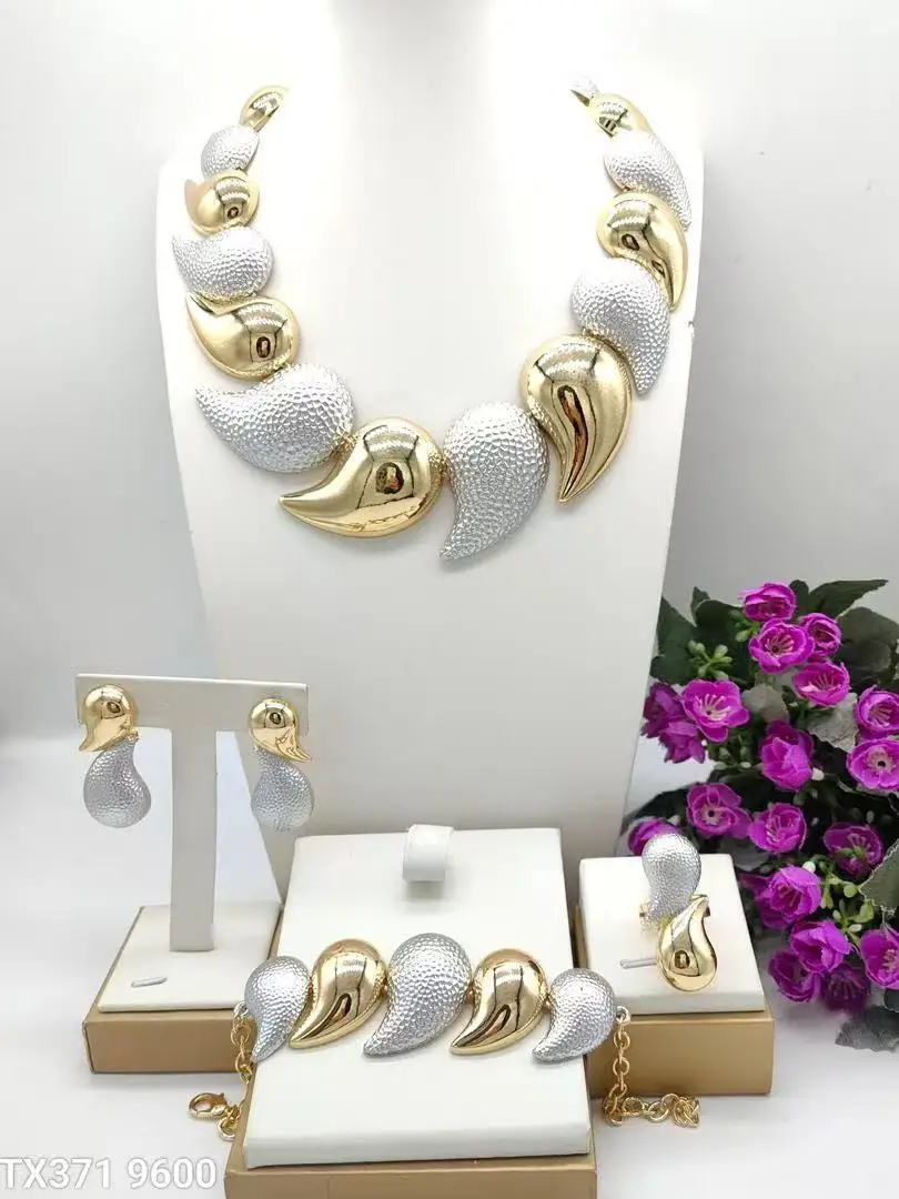 

Stunning Waterdrop Two Tone Italian Jewelry Statement Fancy llaveros Collar Pulseras pin Pendient tentacles Anillo 4PC Jewel Set