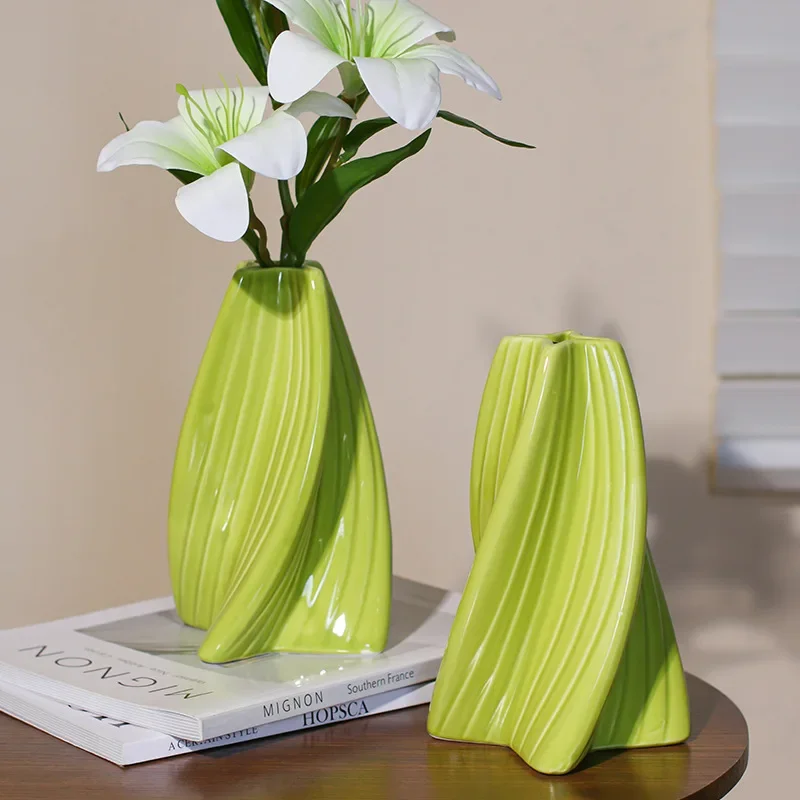 7.5 Inch Star Shape Vase Green Porcelain Flower Vase Tabletop Ceramic Carambola Decoration Centerpiece Ornament