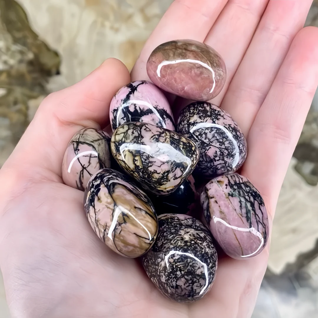 Natural Rhodonite rolling stones, polished crystals, irregular crystals, bulk crystals, outdoor garden decorative stones