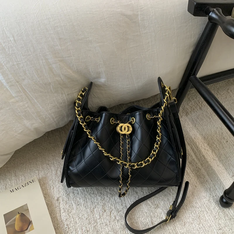 

Stylish Women's Handbag Made Of Premium Leather, Elegant And Popular By Famous Designer For Daily Essentials