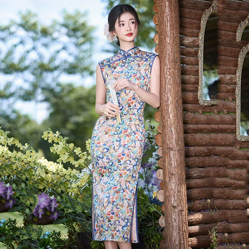 

Colorful Butterfly Sleeveless Chinese Style New Chinese Long Cheongsam Improvement for Young 2025 Girls Retro Slimming Qipao