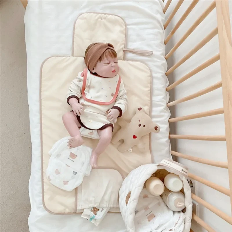 Foldable Waterproof Diaper Mat 2
