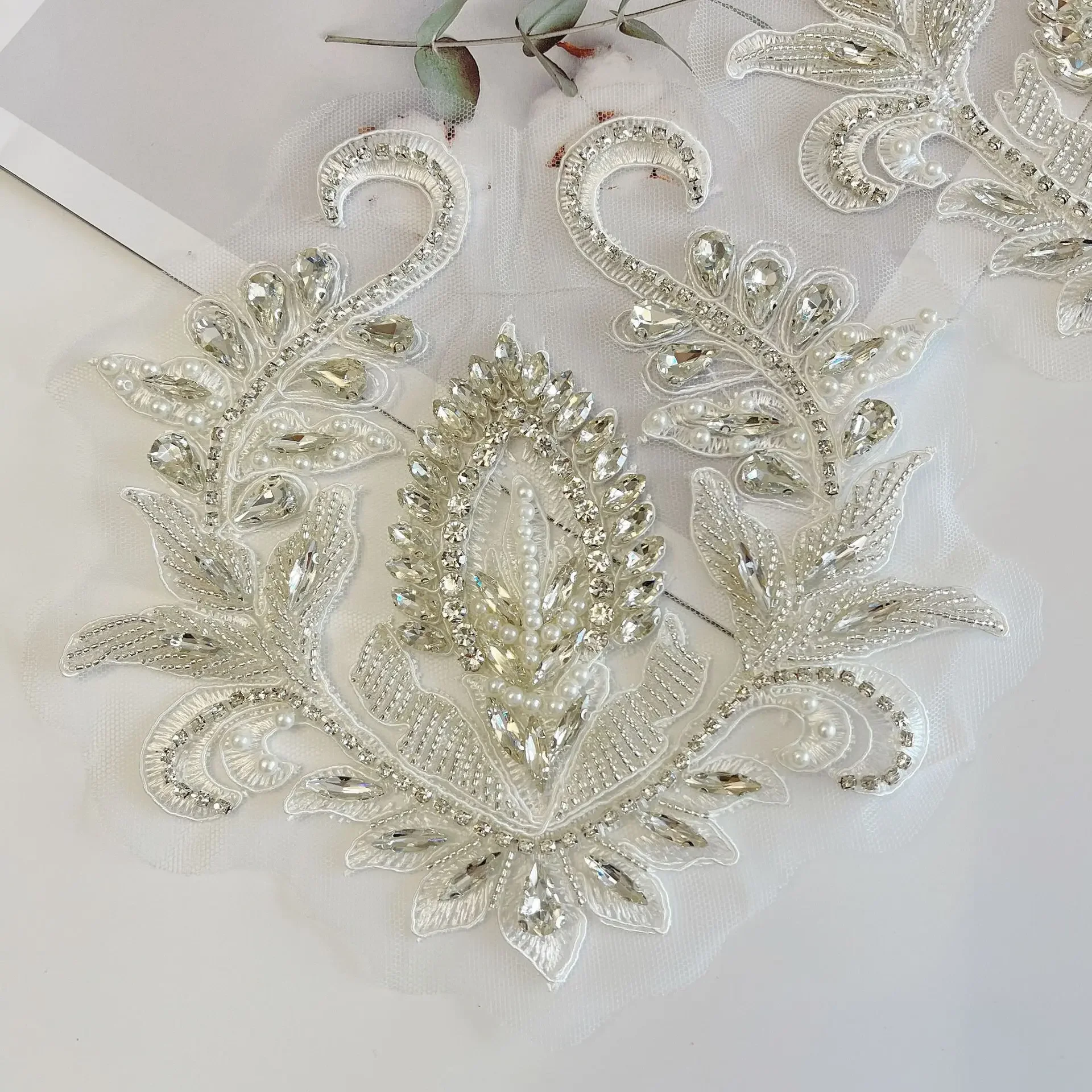 Fashion Luxury glass rhinestone appliques for wedding dresses diy sew on embroidery flower beaded patches for clothes decoration