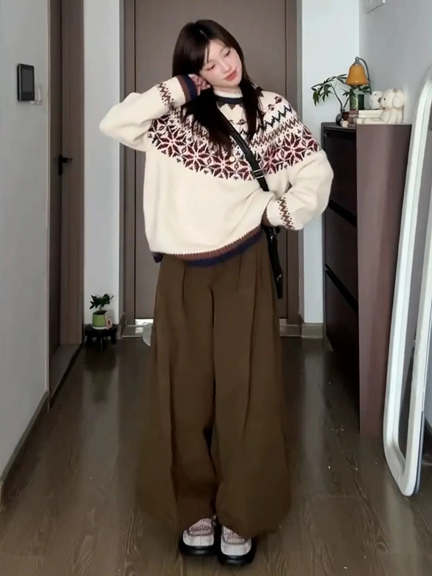 เสื้อสเวตเตอร์ถักไหมพรมสำหรับผู้หญิง ฤดูใบไม้ร่วง ฤดูหนาว ทรงหลวม แขนยาว สวมใส่สบาย เนื้อผ้านุ่ม เหมาะสำหรับใส่ไปทำงาน คอกลม สีพื้น เรียบง่าย สไตล์ลำลอง