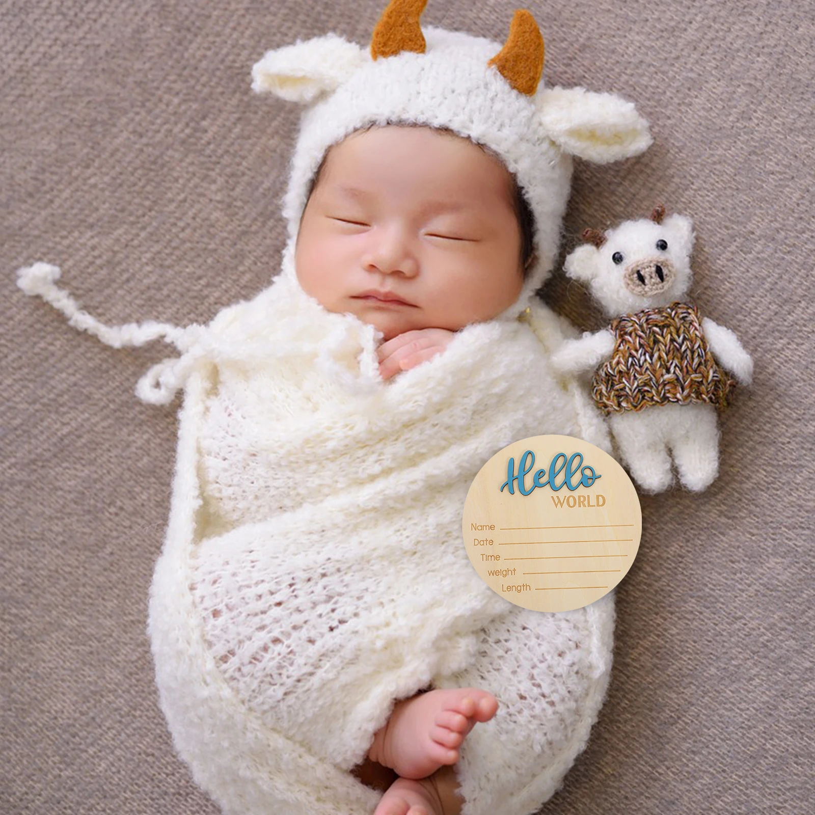 

Wooden Birth Announcement Sign Round Shape Smooth Surface No Burrs Baby Name Sign Newborn Photography Prop Blue Color