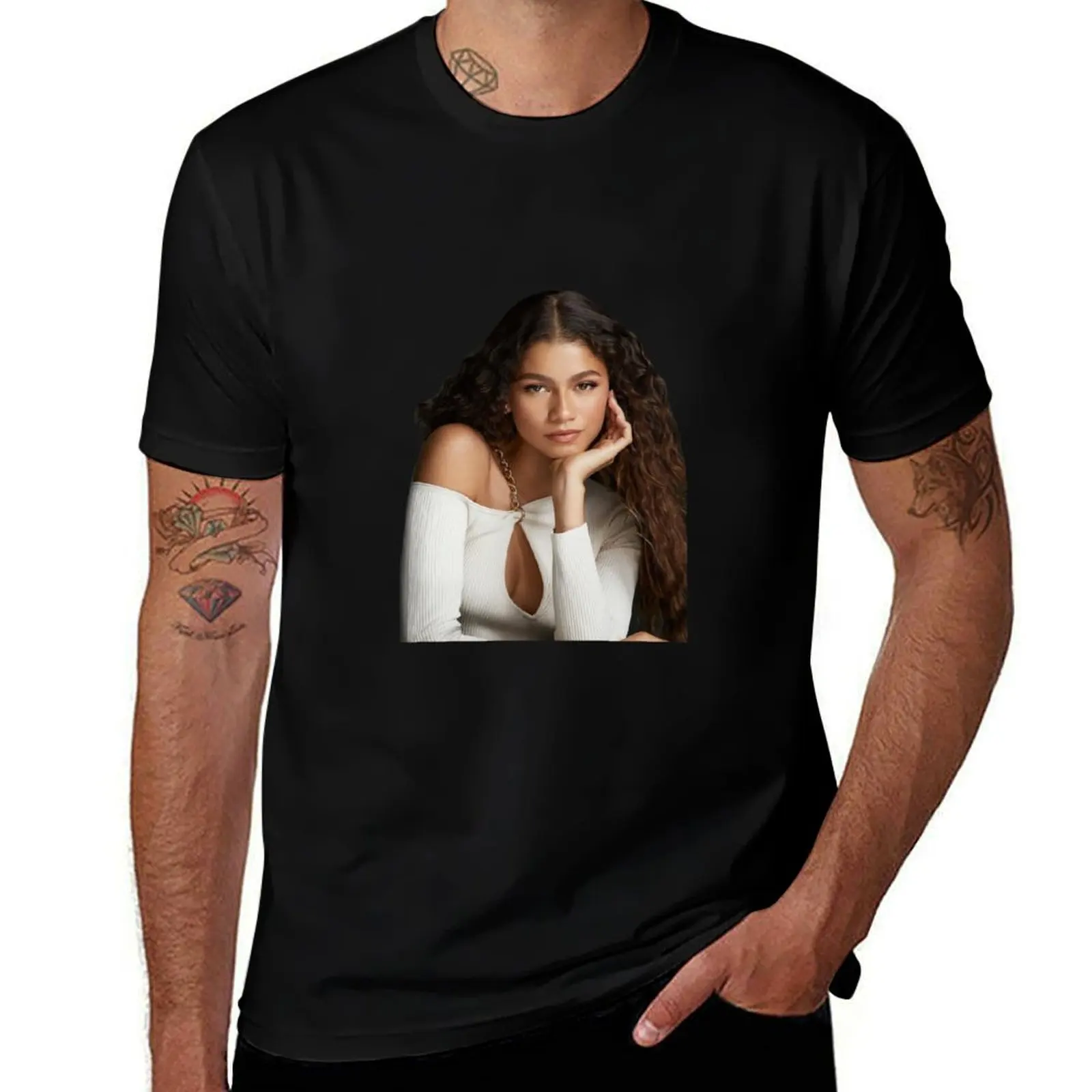 

zendaya- rue T-Shirt All Weather Casual Short Sleeve