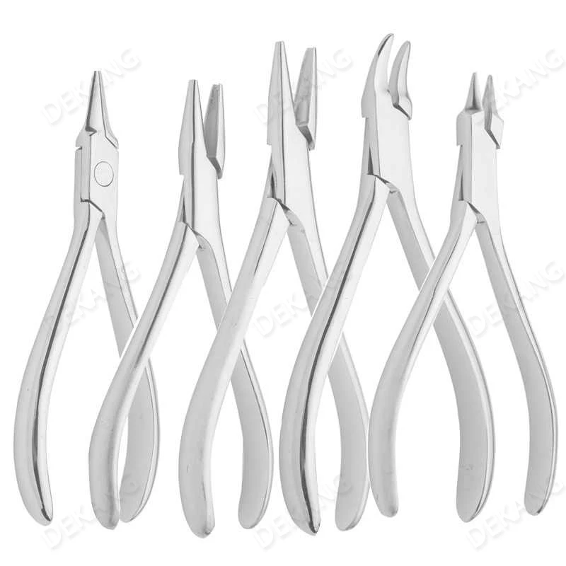 The Mechanic's Pliers Are Stainless Steel Wire Tooth Extraction Pliers With A Tiger's Mouth