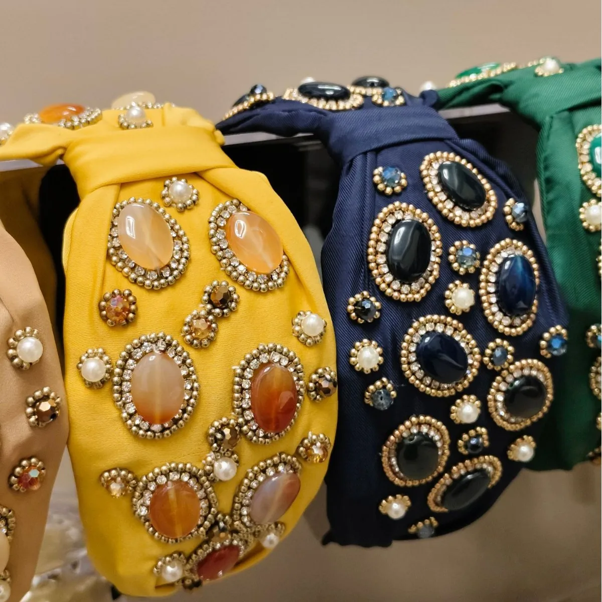 European and American Heavy Craft Retro Hand-sewn Natural Stone Wide Headband High-end Vacation Style Hair Accessory