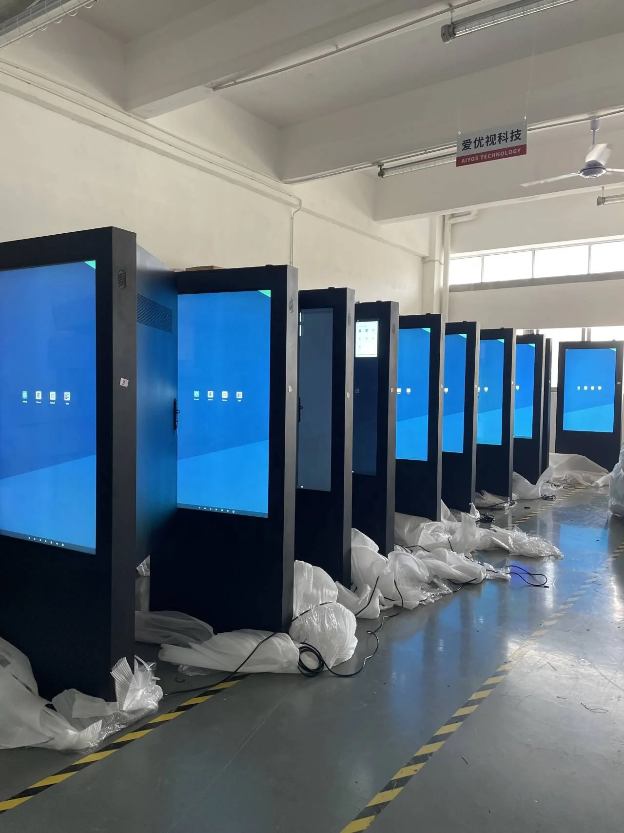 Рисунок 4 - Высокая яркая OEM наружная напольная подставка