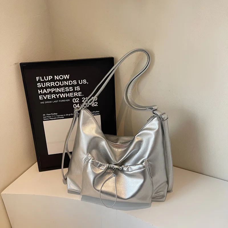 

2025 Women's Large Capacity Nylon Crossbody Bag with Adjustable Strap & Inner Pocket for Daily Commute, Travel & Outings​