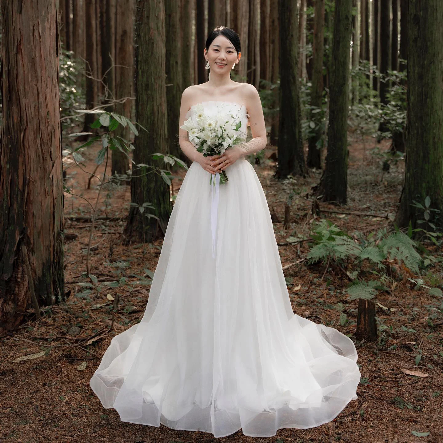 

OEING Strapless Luxury Formal Wedding Dresses Simple Ivory Pleat Sleeveless 프롬드레스 Floor Length Elegant Bride Gowns Party Women