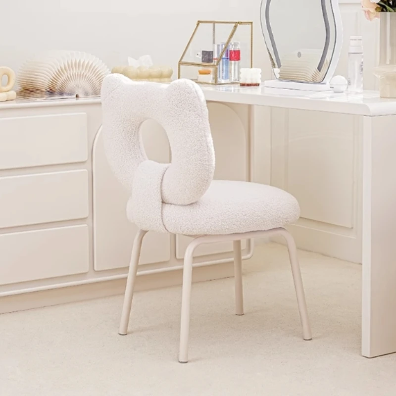 Comfy Nordic Makeup Stool European Small French Modern Living Room Vanity Chair Cute Bedroom Tabouret Coiffeuse Furniture