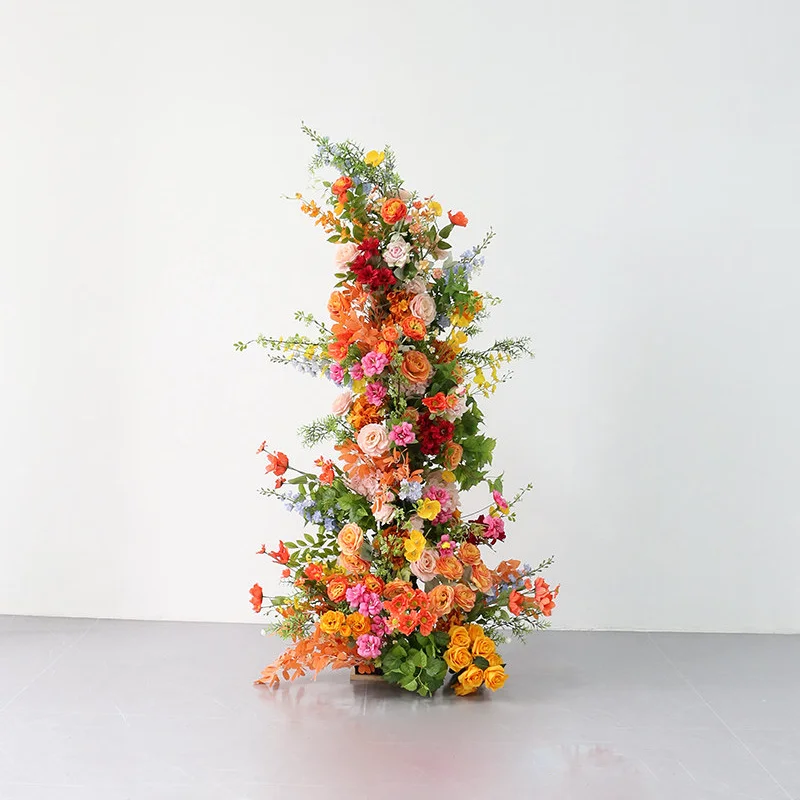 Orangefarbener künstlicher Hochzeitsbogen mit Blumenarrangement aus Seidenrosen und Pfingstrosen als Hintergrunddekoration für Hochzeitsfeier, Bühne und Foto-Requisiten. – Detail 7
