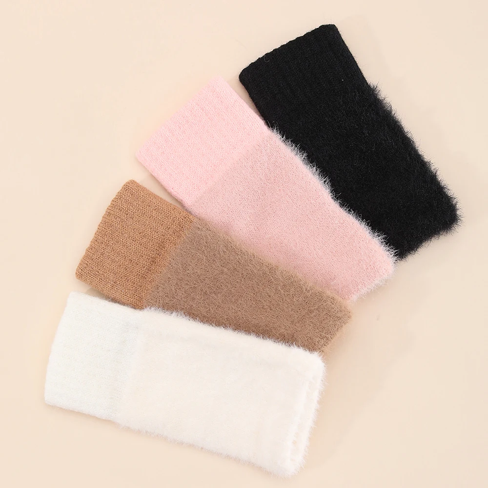 

1 Pair Women Winter Keep Warm Plush Gloves Elasticity Soft Half Fingers Mittens Imitation Mink Fur Knitted Girls Fashion Gloves