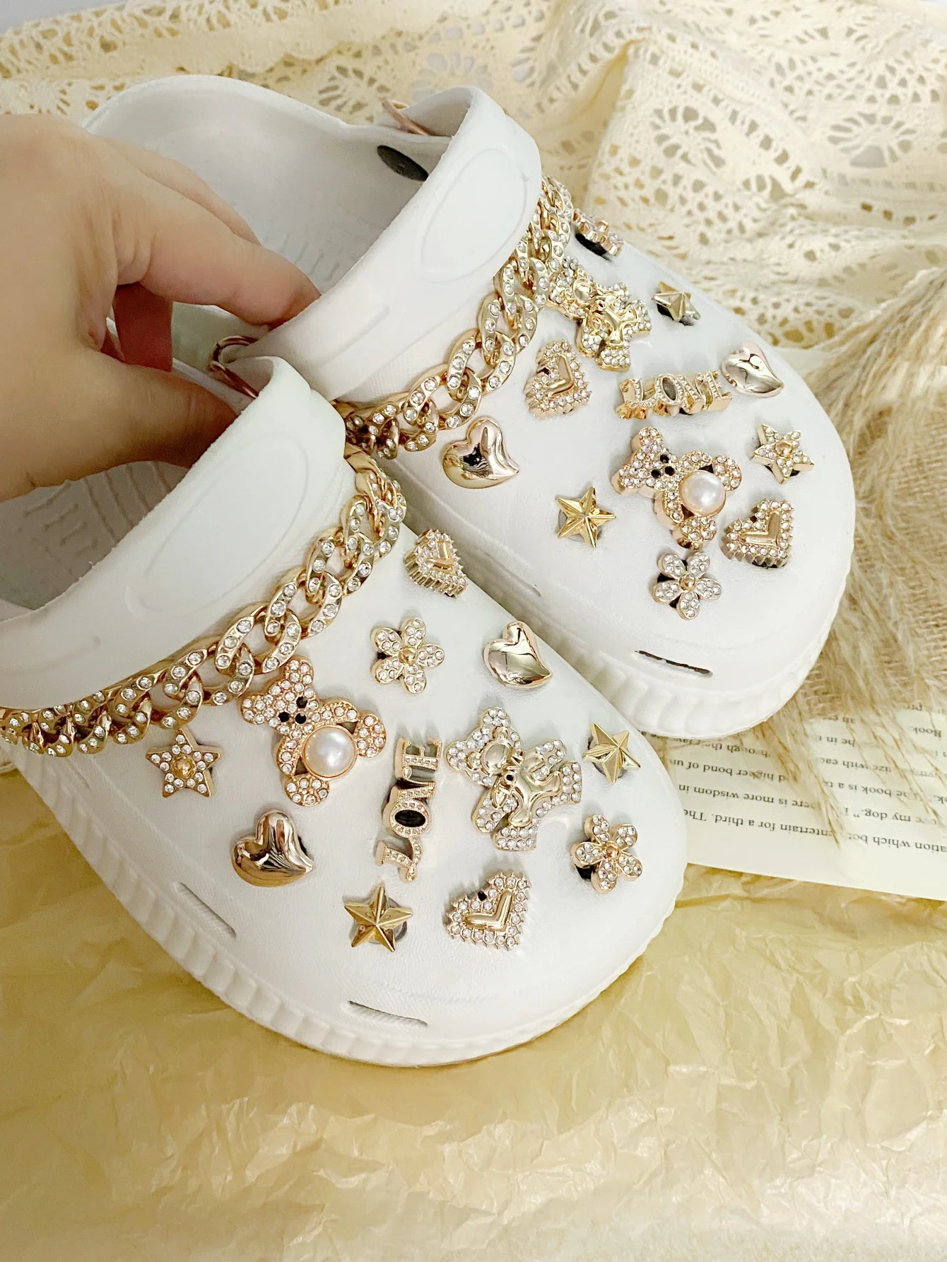 26 قطعة من أحذية الدب الصغيرة المصنوعة من حجر الراين بالكامل قابلة للفصل، مناسبة لقباقيب وصنادل الشاطئ والشباشب #2