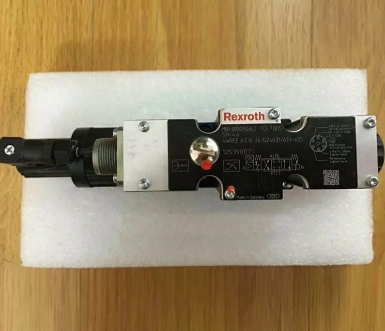 

REXROTH Proportional hydraulic valve MNR:R900950342 4WREE 6 E16-24/G24K31/A1V-655 4WREE6E16-23/G24K31/A1V-655