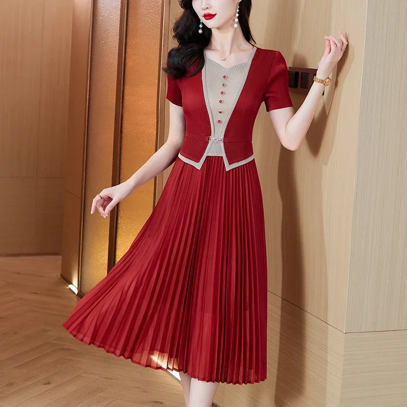 Trendy 2024 Summer New Arrival: Pleated Round Neckline Patchwork Dress - Slimming Fit, Mid-Length with Flared Hemlines