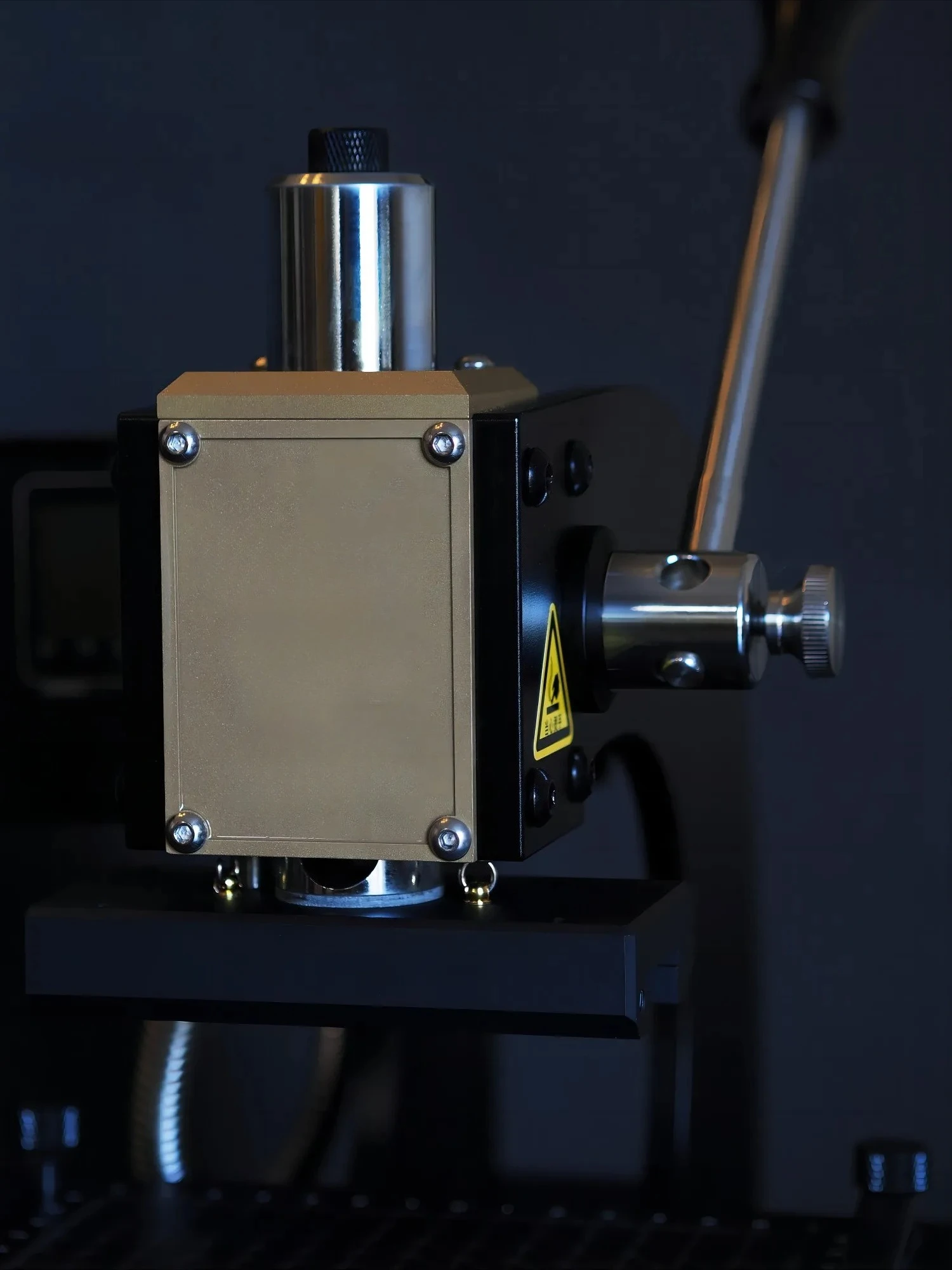 

Машина для бронзирования, табличка с индивидуальным дизайном LOOG