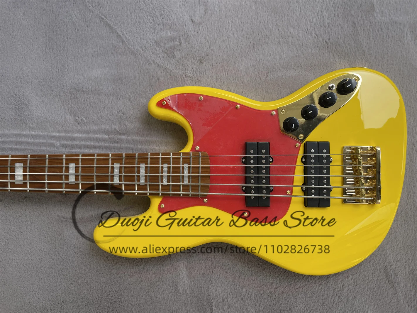 5 String Bass Guitar Yellow Body Roasted Maple Neck and fingerboard Large pickup Orange guard fixed bridge Active Battery