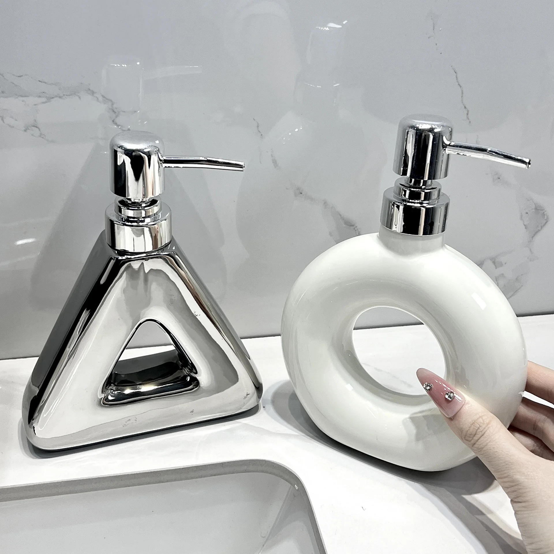 300Ml Irregular Shape Soap Dispenser Bathroom Ceramics Empty Bottle Bathroom Shower Gel Hand Soap Gel Liquid Container