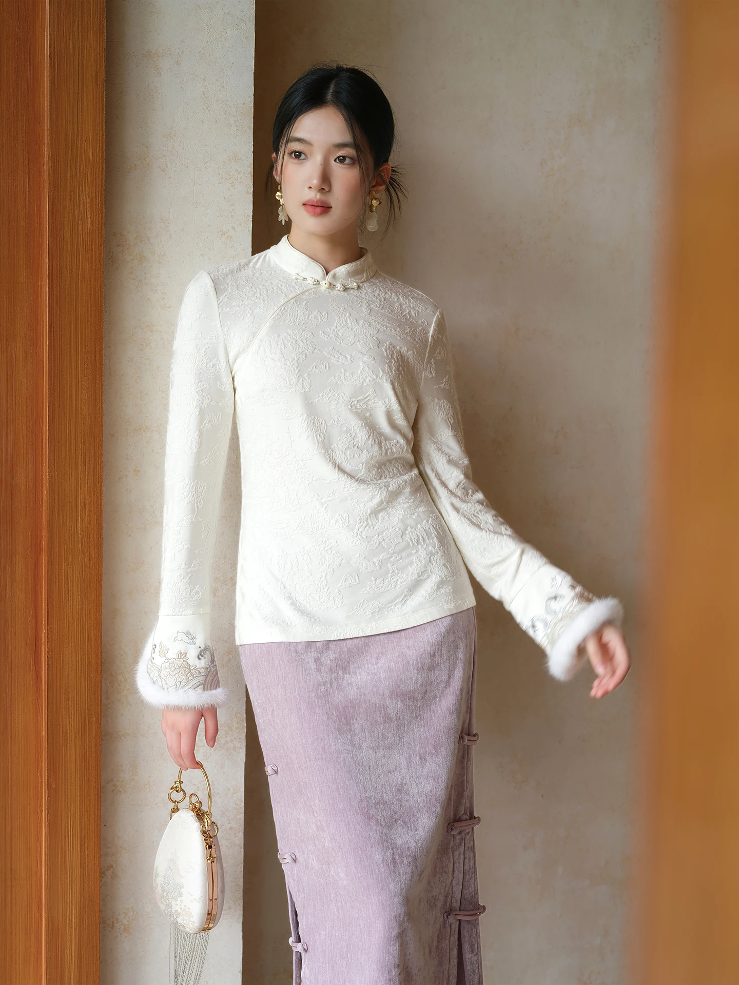 

Новая женская трикотажная кофта 2025 года с вышивкой, цветочным узором, на флисовой подкладке, приталенная, с длинным рукавом и воротником-стойкой