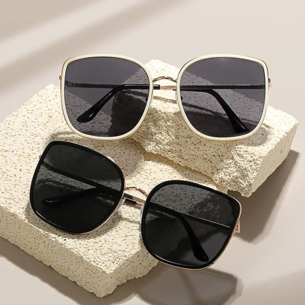 

Square Oversized Sunglasses Vintage Beach Travel UV400 Lens Streetwear Shades Metal Frame Sun Glasses for Women
