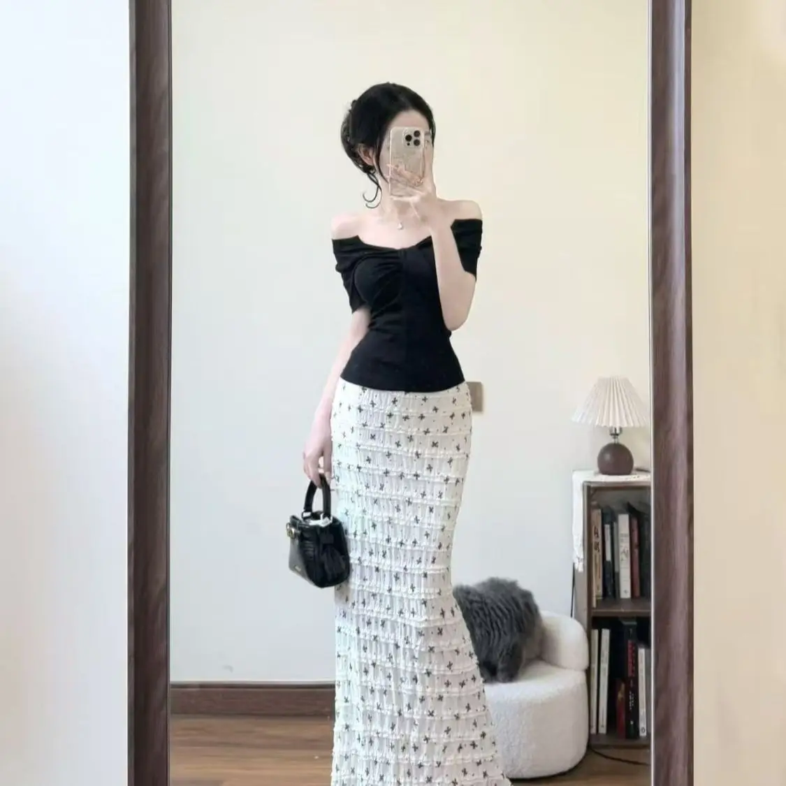 

Летний комплект Pure Desire: женская сексуальная футболка с одним открытым плечом и коротким рукавом, юбка-русалка с цветочным принтом, готовый ансамбль